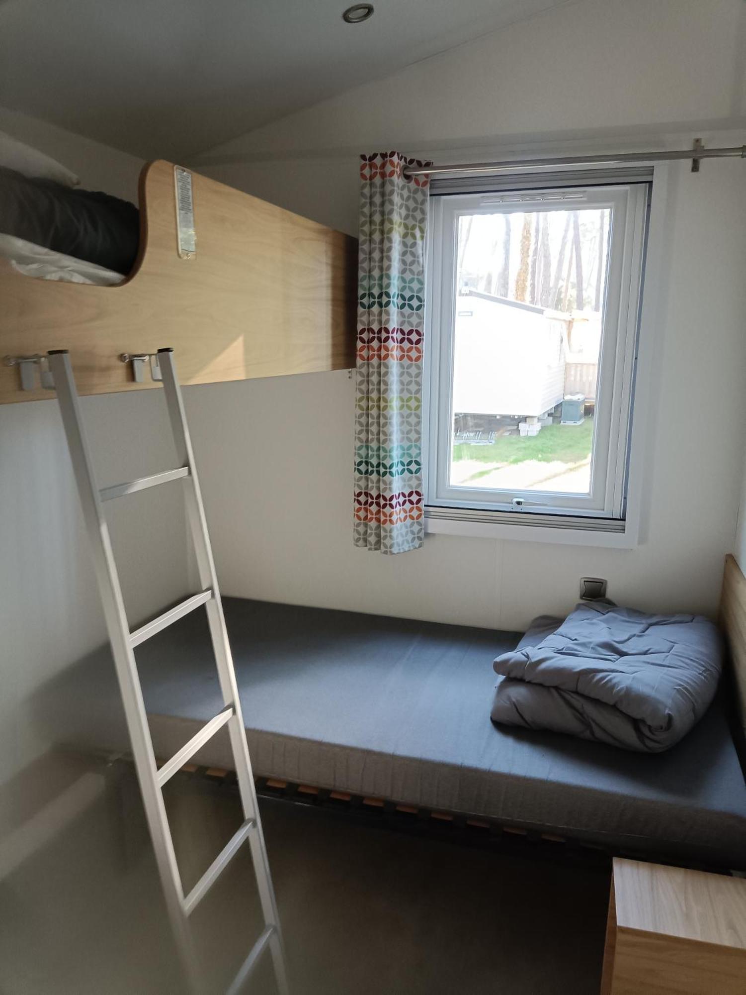 Campsite Mobil'home Pmr Sous Les Pins ! *